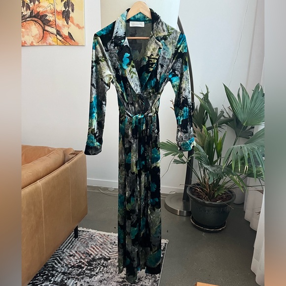 Diamond Tea Velvet Robe - Picture 2 of 5